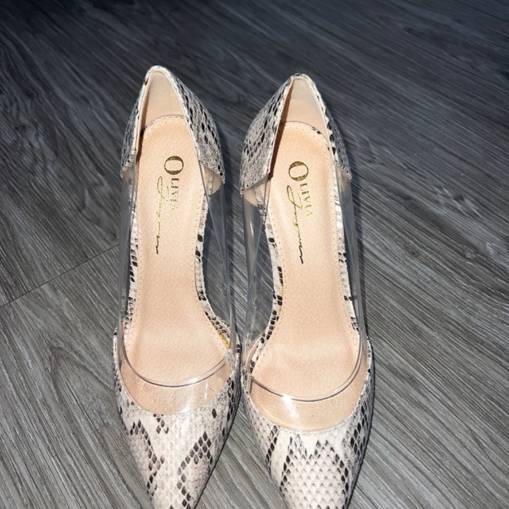 Heels - Picture 3 of 3